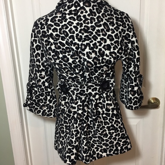 Forever 21 Animal Print Jacket Size Medium - Picture 2 of 5